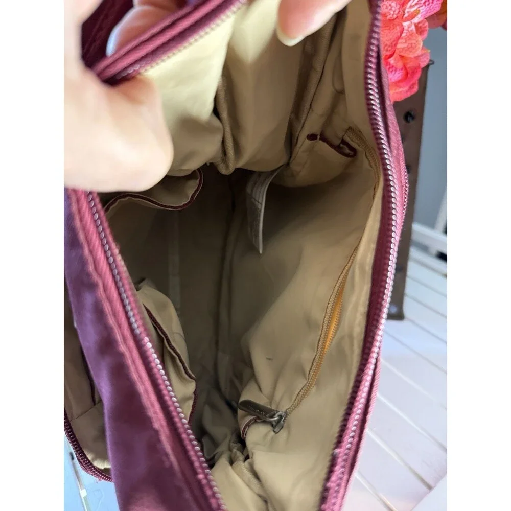 Travelon RFID Anti-Theft Essential Messenger Bag - Maroon